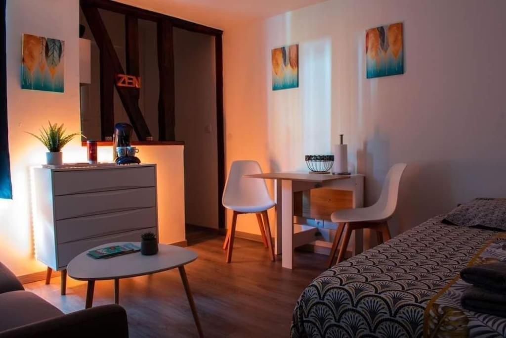 Studio Charmant Confortable Tv Centre Ville Лувье Экстерьер фото