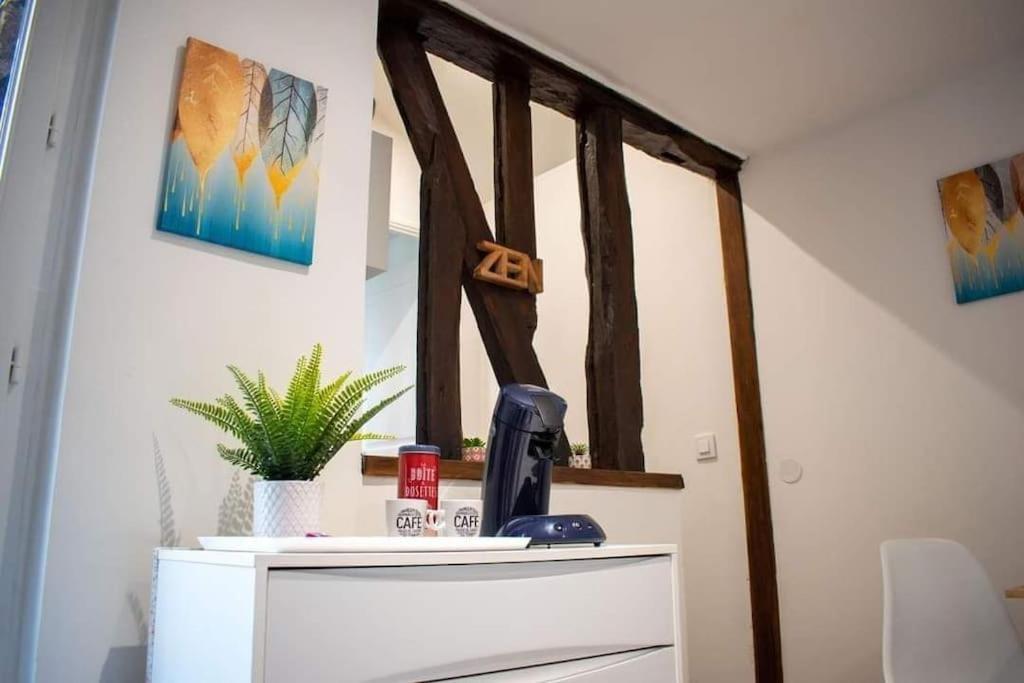 Studio Charmant Confortable Tv Centre Ville Лувье Экстерьер фото